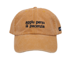Cappello senape Offmode con la frase  salentina "aggiu persu la pacenzia" ricamata