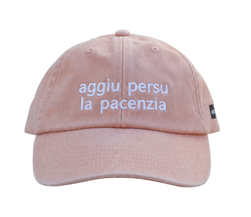 Cappello pesca Offmode con la frase salentina "aggiu persu la pacenzia" ricamata