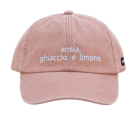 Cappello pesca Offmode con la frase "ansia, ghiaccio e limone" ricamata