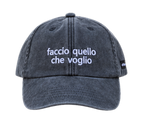 Cappello nero Offmode con la frase "faccio quello che voglio" ricamata