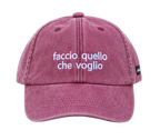 Cappello bordeaux Offmode con la frase "faccio quello che voglio" ricamata