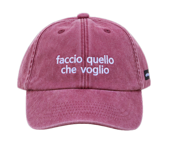 Cappello bordeaux Offmode con la frase "faccio quello che voglio" ricamata