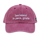 Cappello bordeaux Offmode con la frase "lasciatemi in pace, grazie" ricamata