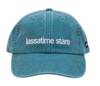 Cappello salvia Offmode con la frase salentina "lassatime stare" ricamata