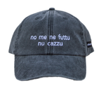 Cappello nero Offmode con la frase salentina "no me ne futtu nu cazzu" ricamata