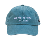 Cappello salvia Offmode con la frase salentina "no me ne futtu nu cazzu" ricamata