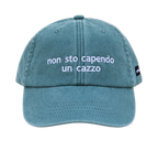 Cappello salvia Offmode con la frase "non sto capendo un cazzo" ricamata
