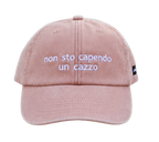 Cappello pesca Offmode con la frase "non sto capendo un cazzo" ricamata
