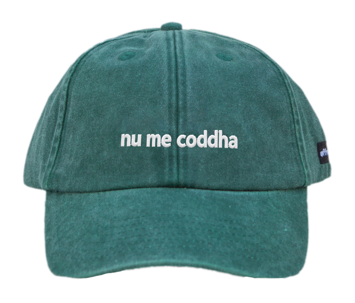 Cappello verde Offmode con la frase salentina "nu me coddha" ricamata
