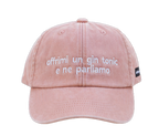 Cappello pesca Offmode con la frase "offrimi un gin tonic e ne parliamo" ricamata