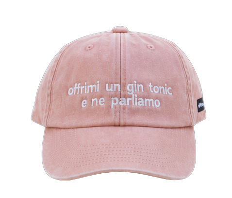Cappello pesca Offmode con la frase "offrimi un gin tonic e ne parliamo" ricamata