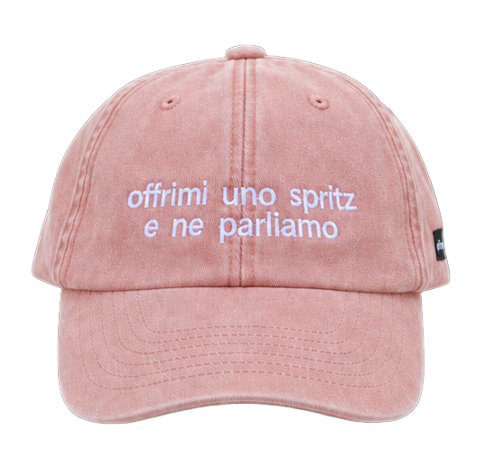 Cappello pesca Offmode con la frase "offrimi uno spritz e ne parliamo" ricamata