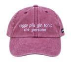 Cappello bordeaux Offmode con la frase "reggo più gin tonic che persone" ricamata
