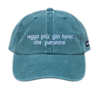 Cappello salvia Offmode con la frase "reggo più gin tonic che persone" ricamata