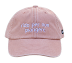 Cappello pesca Offmode con la frase "rido per non piangere" ricamata