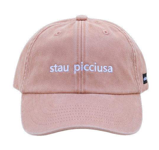 Cappello pesca Offmode con la frase salentina "stau picciusa" ricamata