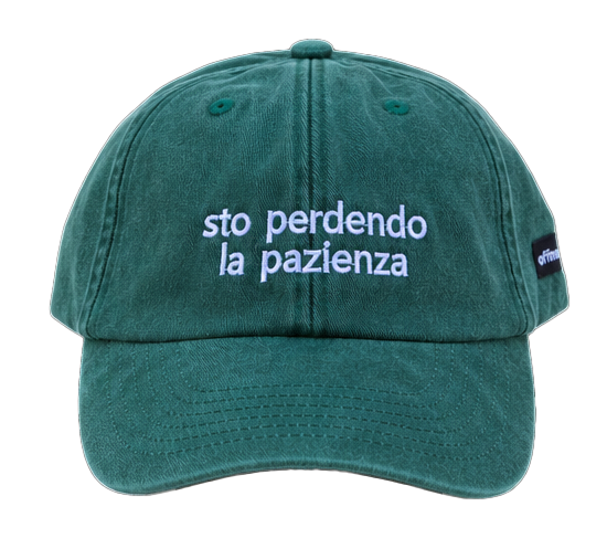 Cappello verde Offmode con la frase "sto perdendo la pazienza" ricamata